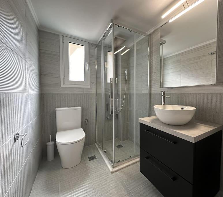 Athenian Cosy Gateaway *
