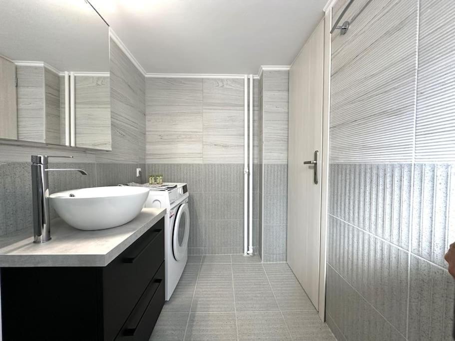 Apartment Athenian Cosy Gateaway Athens